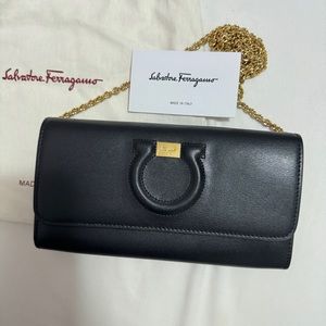 Authentic Salvatore Ferragamo City Leather Wallet On Chain with the gold chain